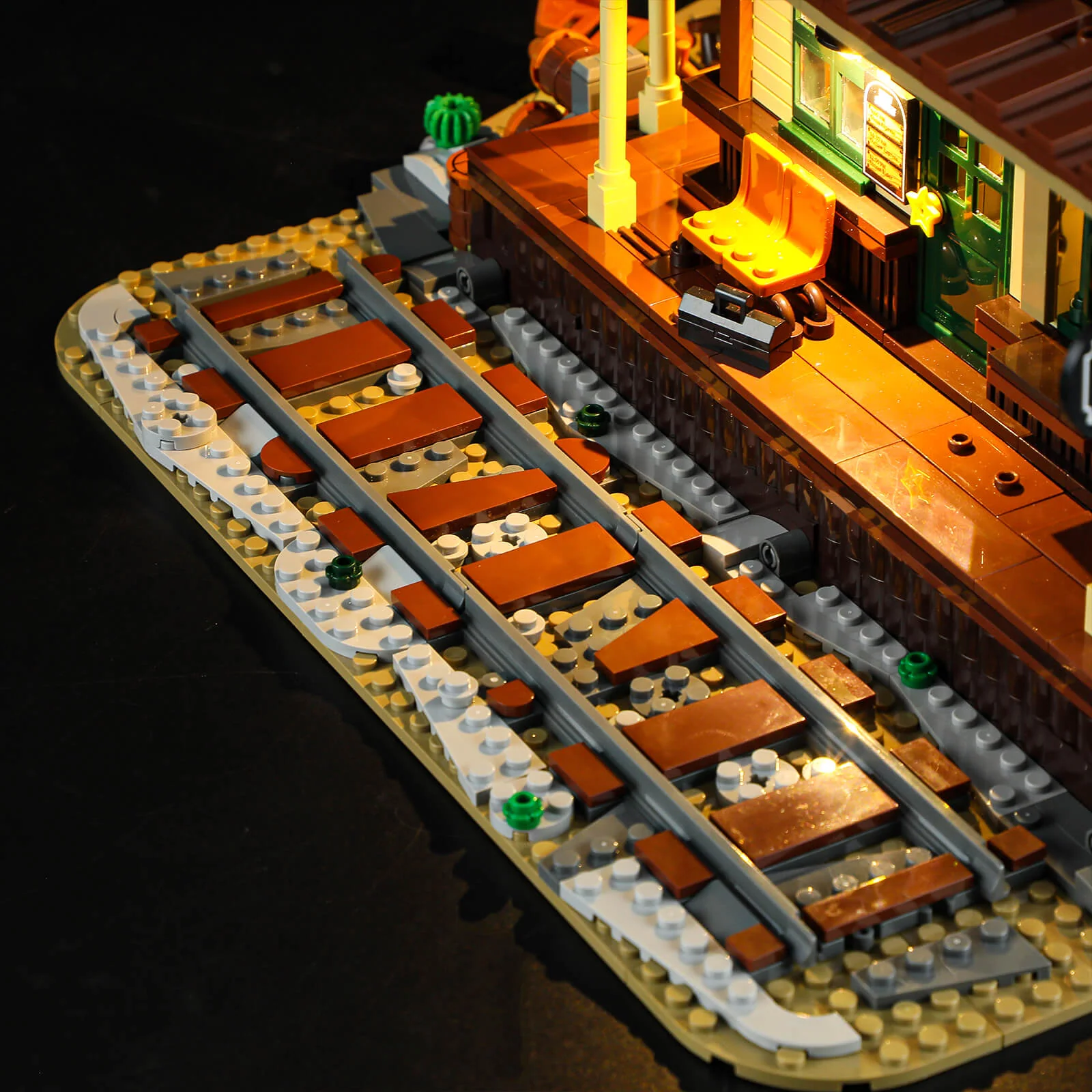 West Train Station 1974-Piece Wild West Building Set with Lights