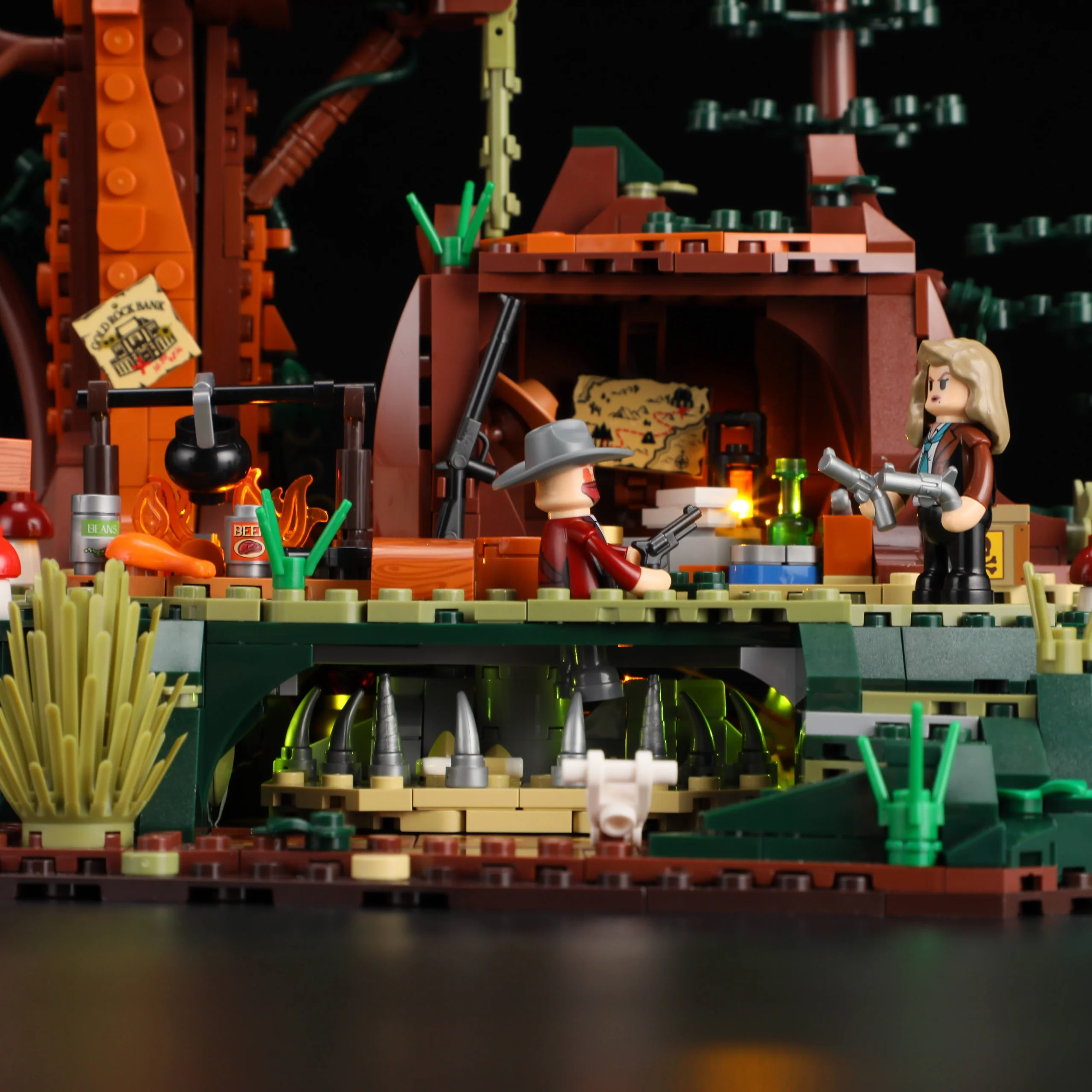Sequoia Bandit Camp Old West Building Set with 7 LED Lights