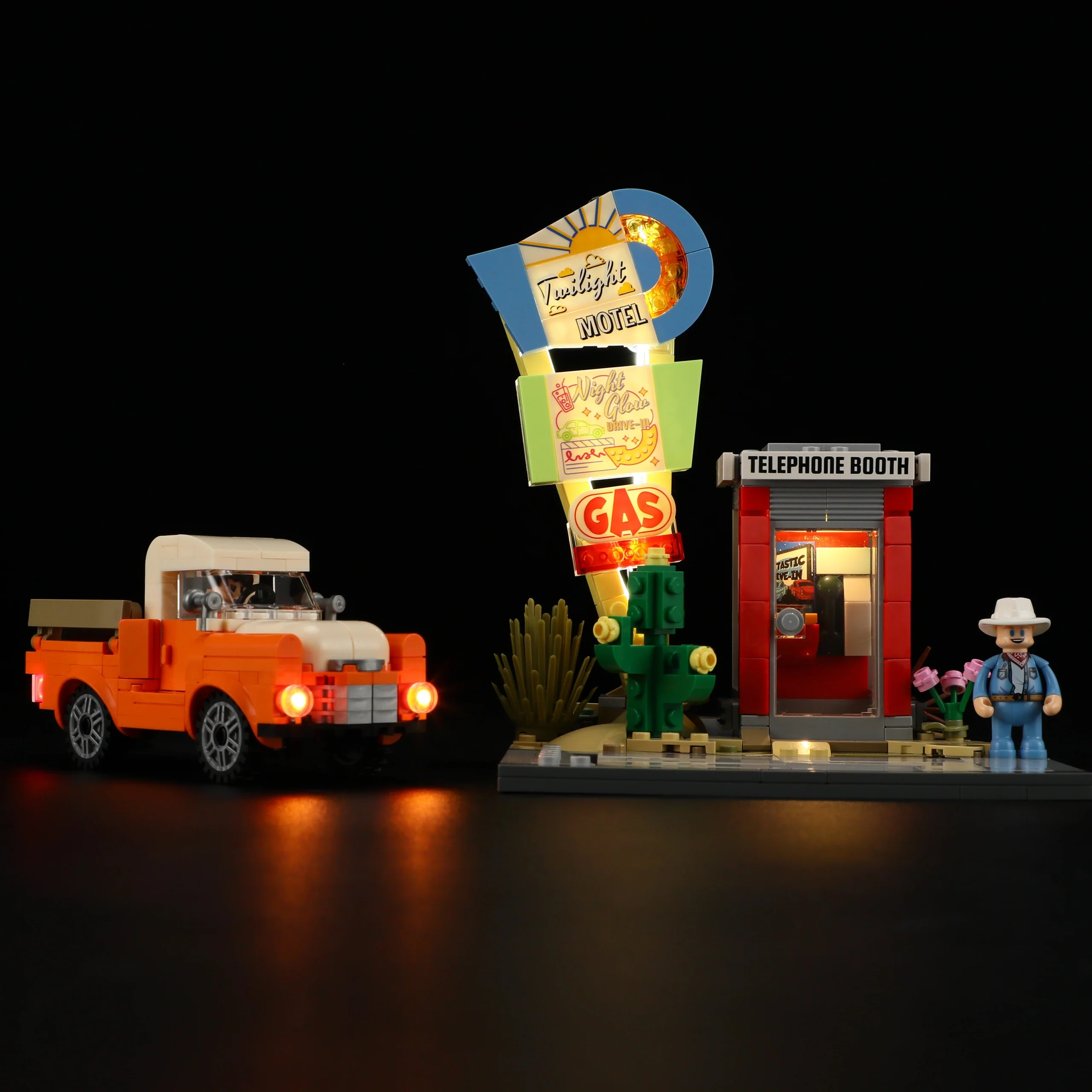 Sunset Stopover L9082 Retro American Highway Building Set with LED Lights