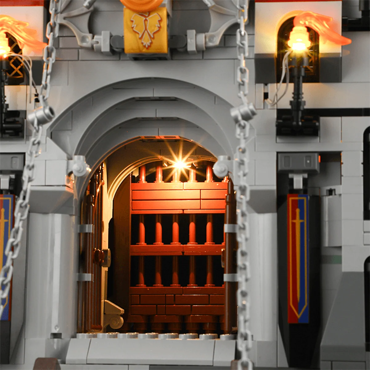 Castle Armory Medieval Building Set with Four Figures