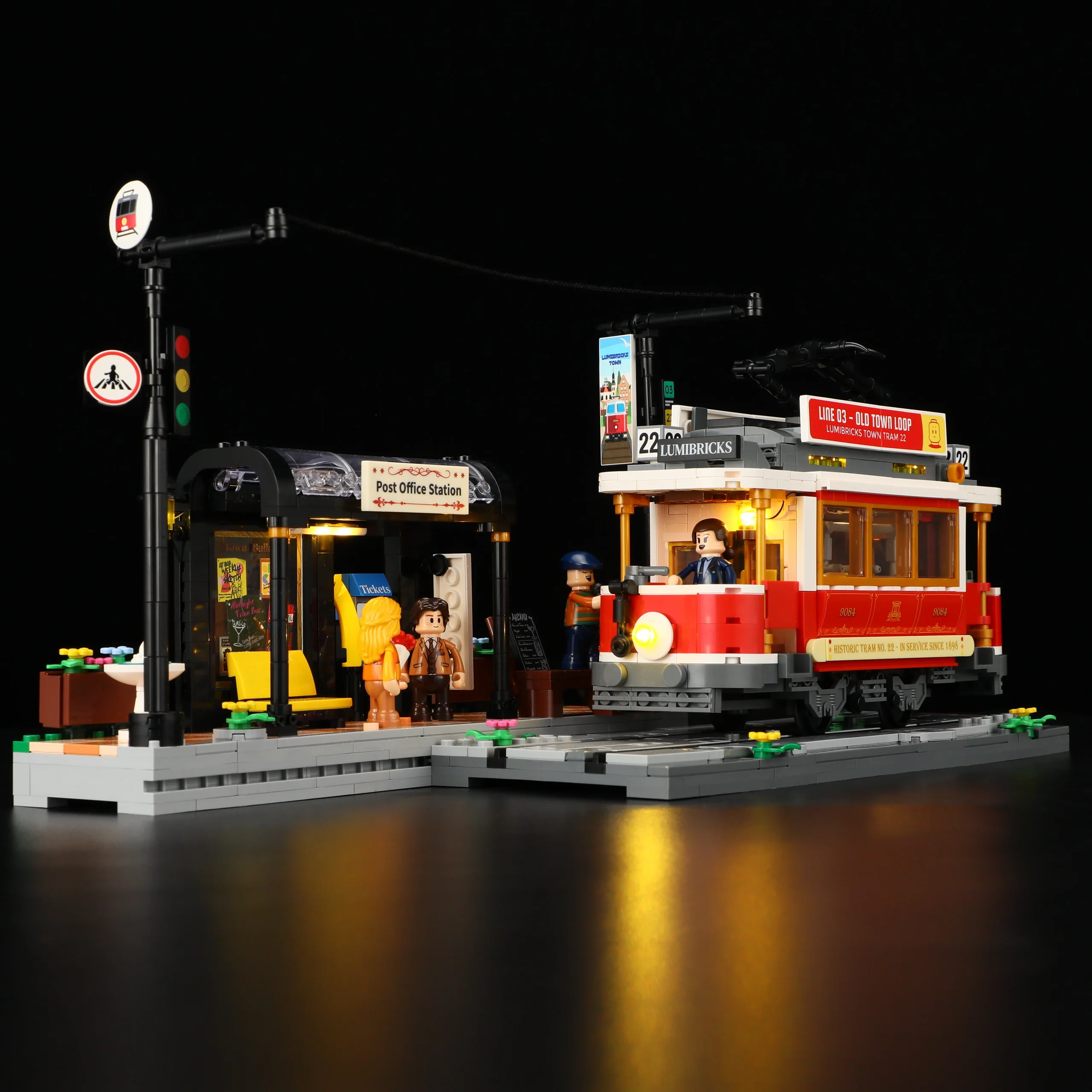 Heritage Tram and Station Building Set with Nine Lights