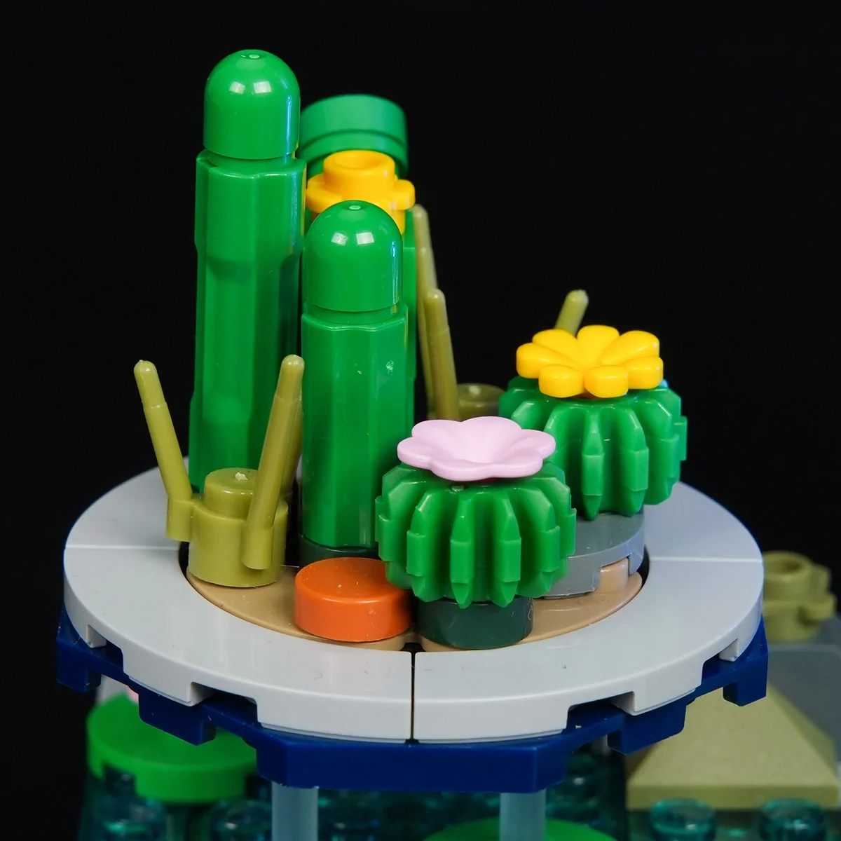 Neon Garden Cyberpunk Building Set with Sound-Reactive RGB Lights