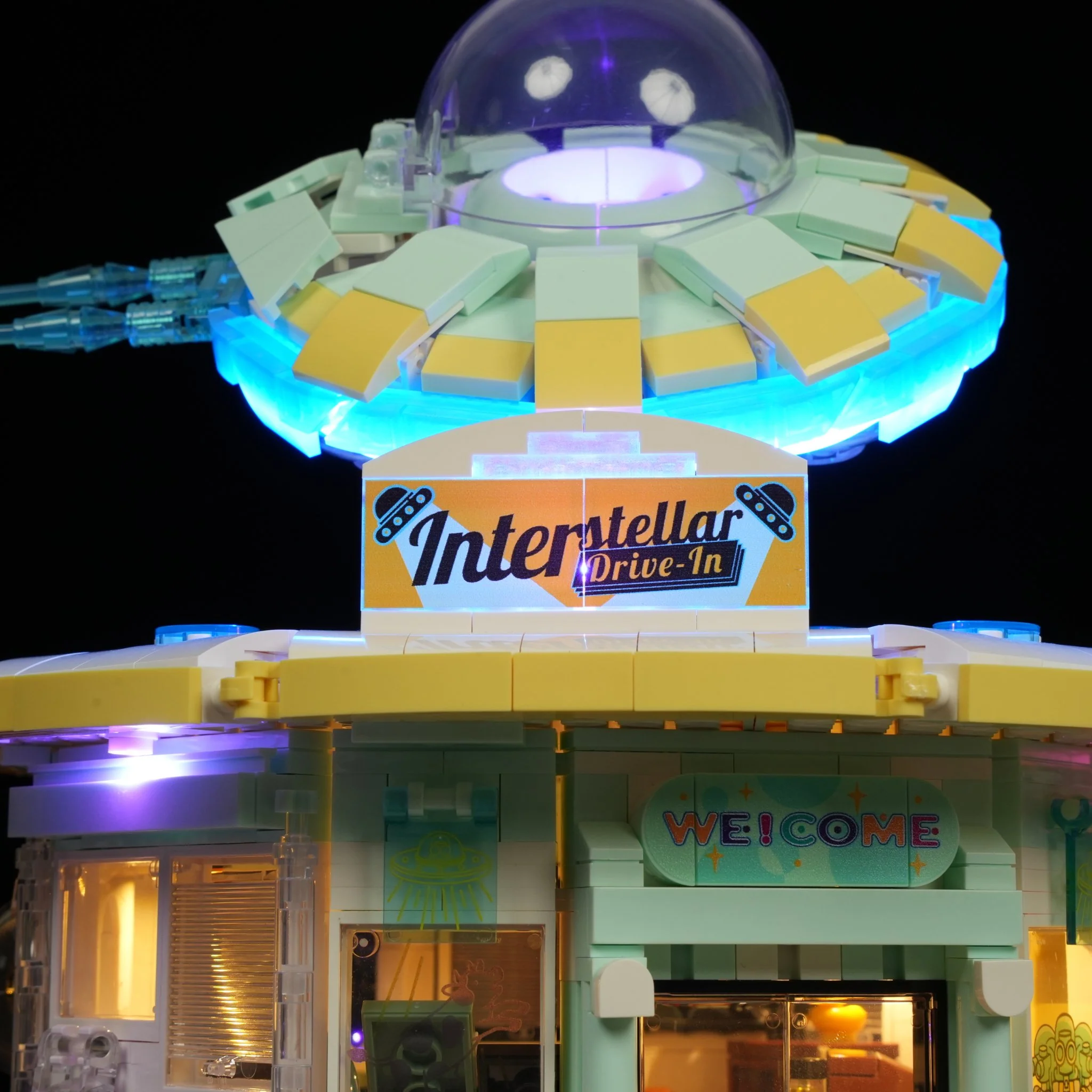 Interstellar Drive-In LED Building Set with Flying Saucer Diner