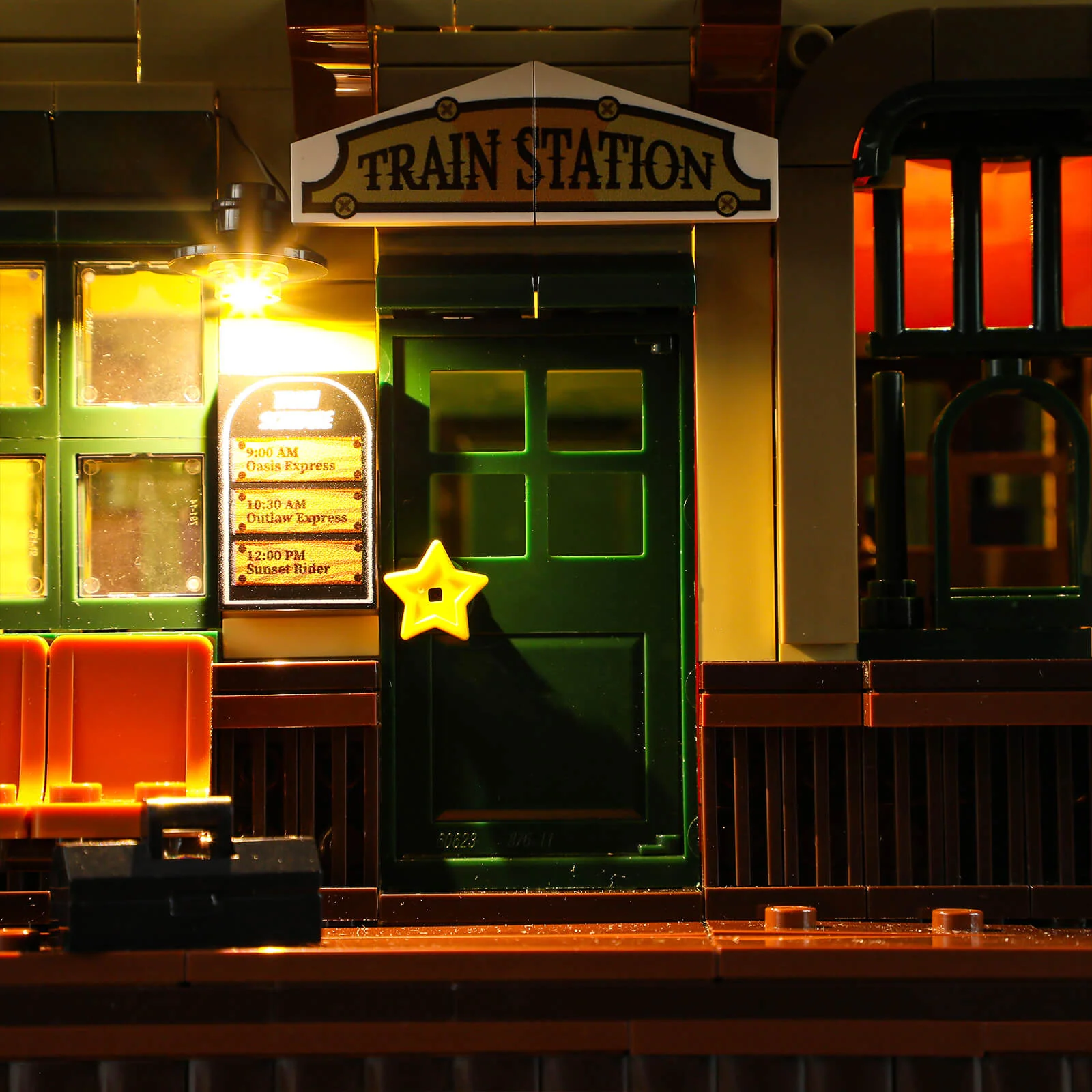 West Train Station 1974-Piece Wild West Building Set with Lights