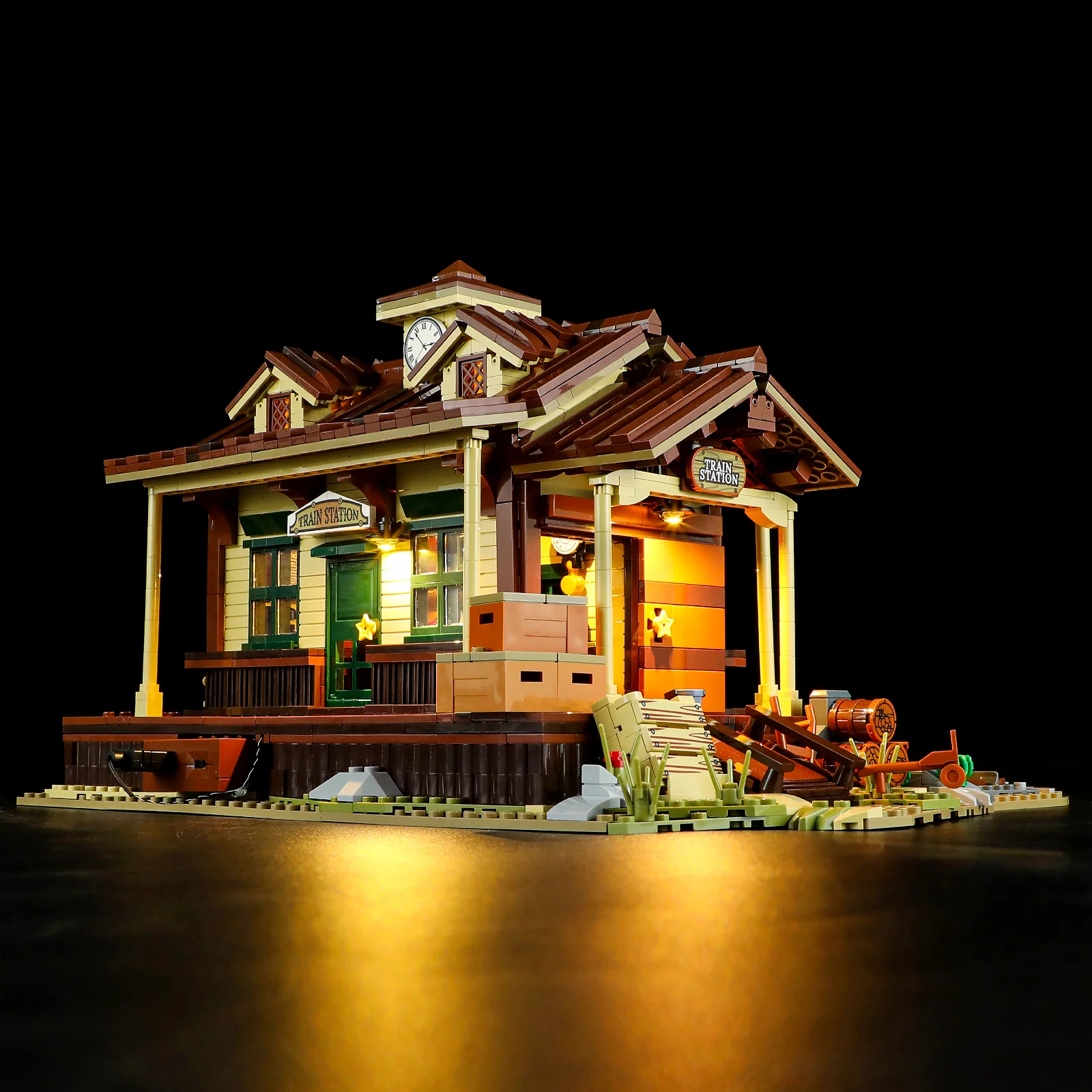 West Train Station 1974-Piece Wild West Building Set with Lights