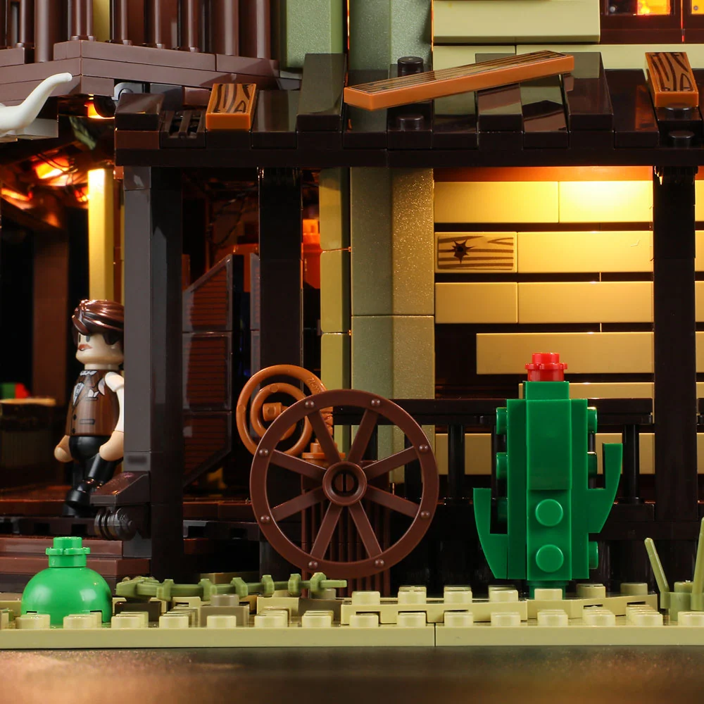 Western Saloon Building Block Set with 3 Minifigures and Lights