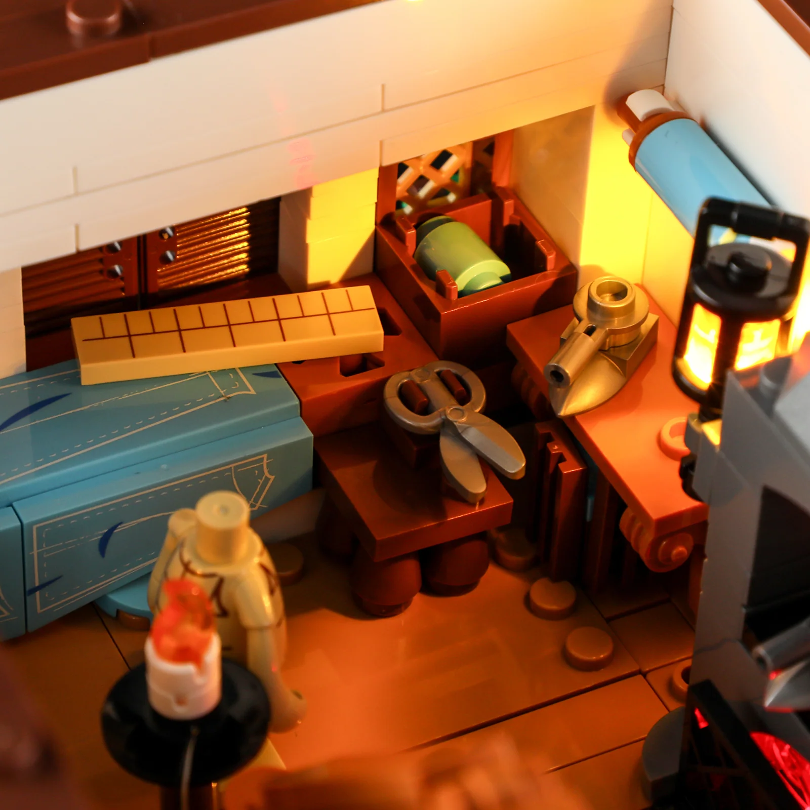Medieval Tailor Shop Lighted Three-Floor Building Set