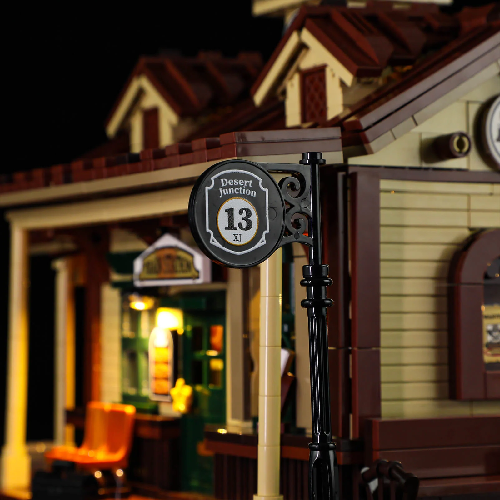 West Train Station 1974-Piece Wild West Building Set with Lights