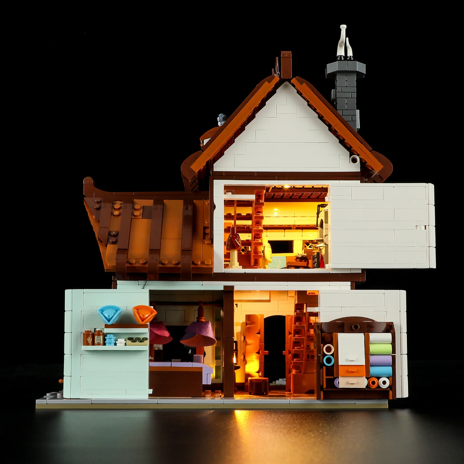 Medieval Tailor Shop Lighted Three-Floor Building Set