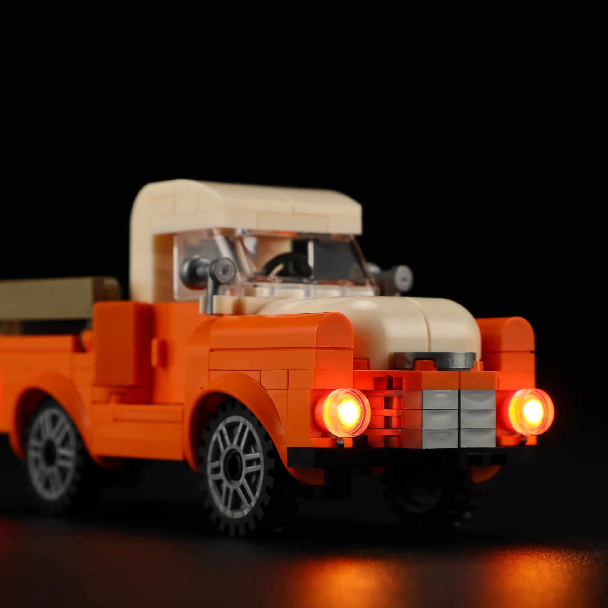 Sunset Stopover L9082 Retro American Highway Building Set with LED Lights