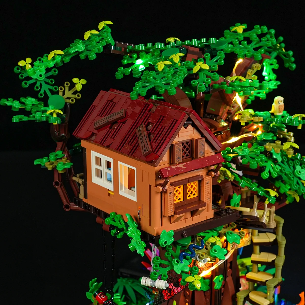 Explorer Treehouse Jungle Building Set with Lights