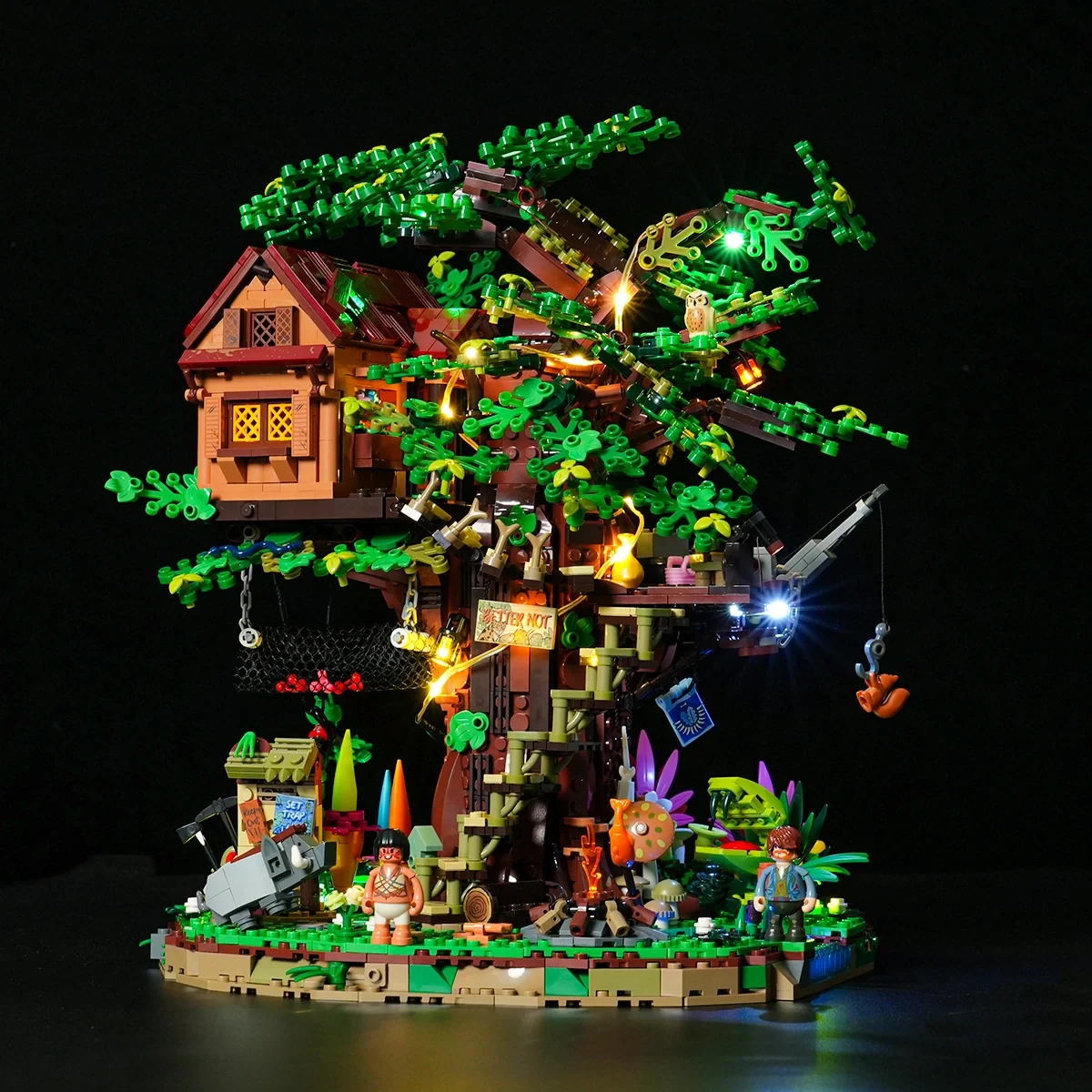 Explorer Treehouse Jungle Building Set with Lights