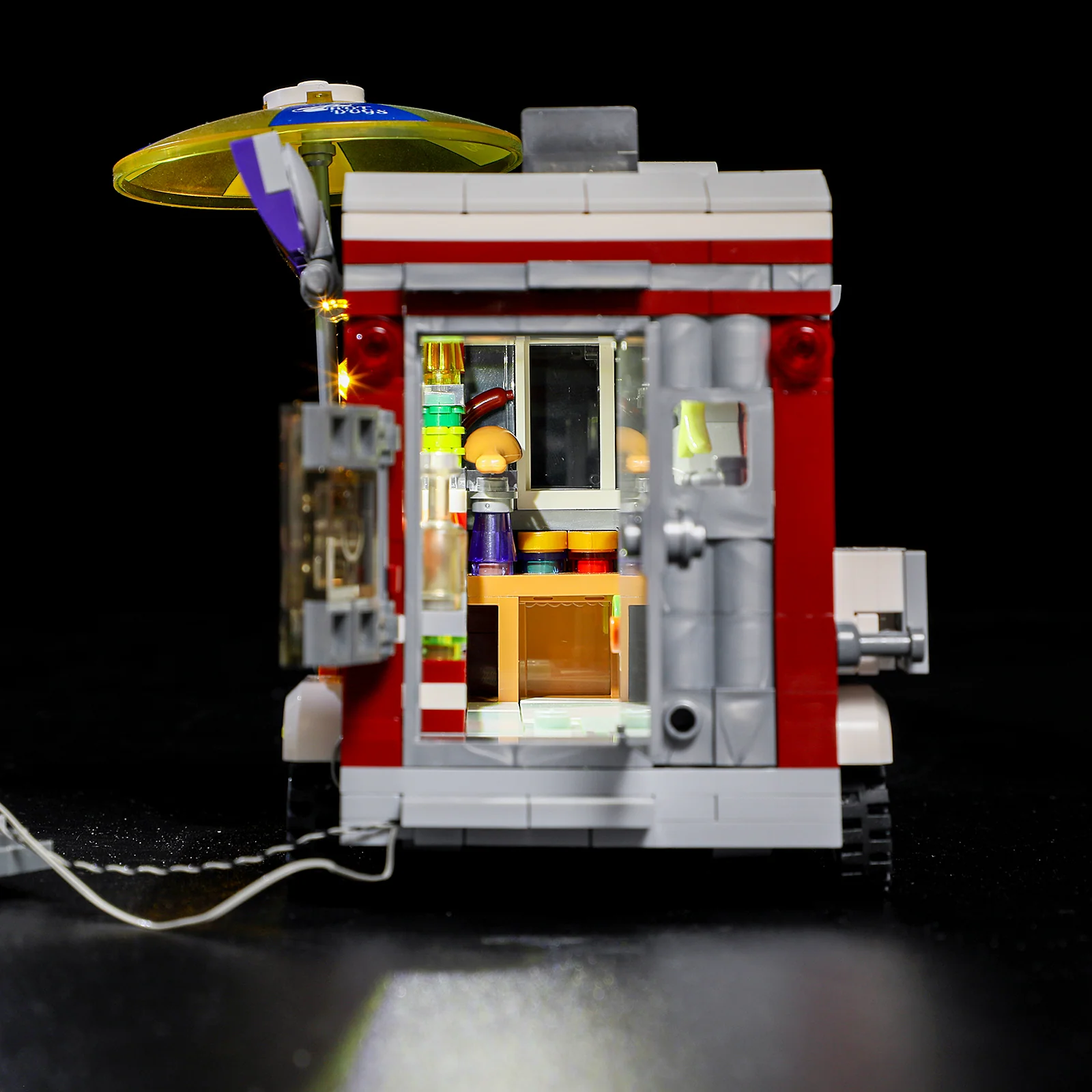 Chili Dog Trailer Building Set with 90s Street Food Scene