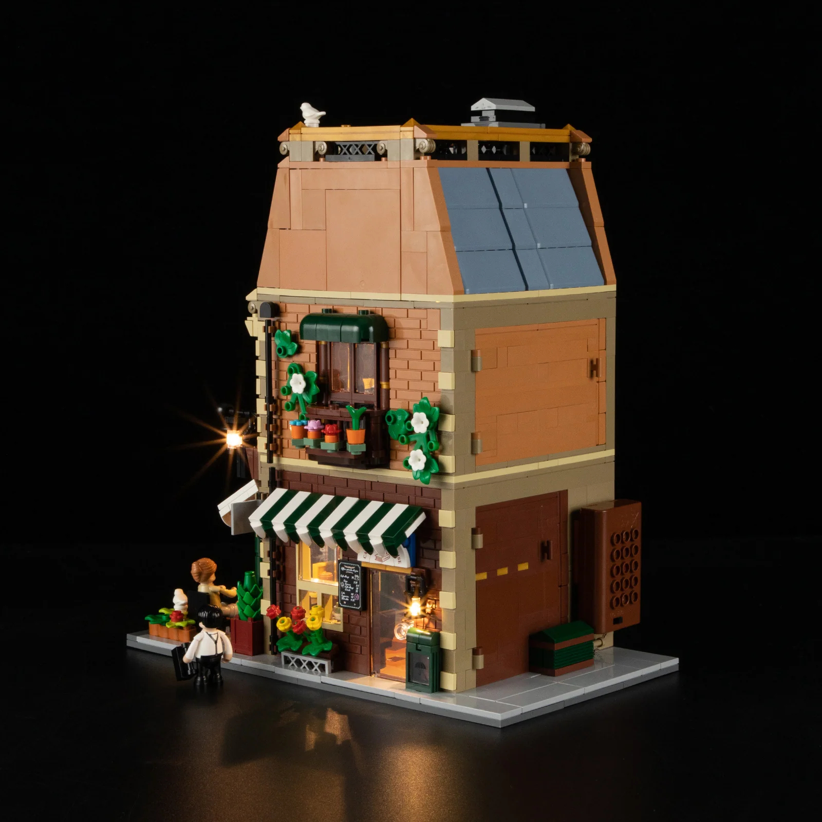 Book-Cafe Building Set with 10 Light Positions and Elsa Minifigure