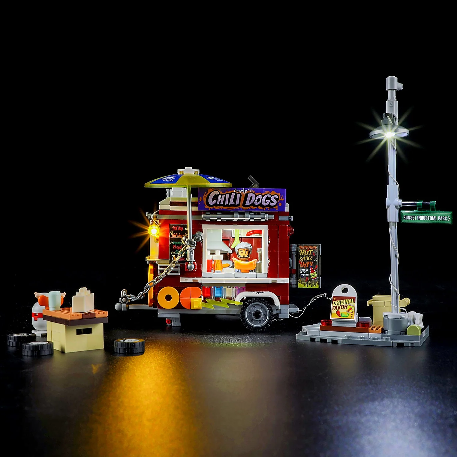 Chili Dog Trailer Building Set with 90s Street Food Scene