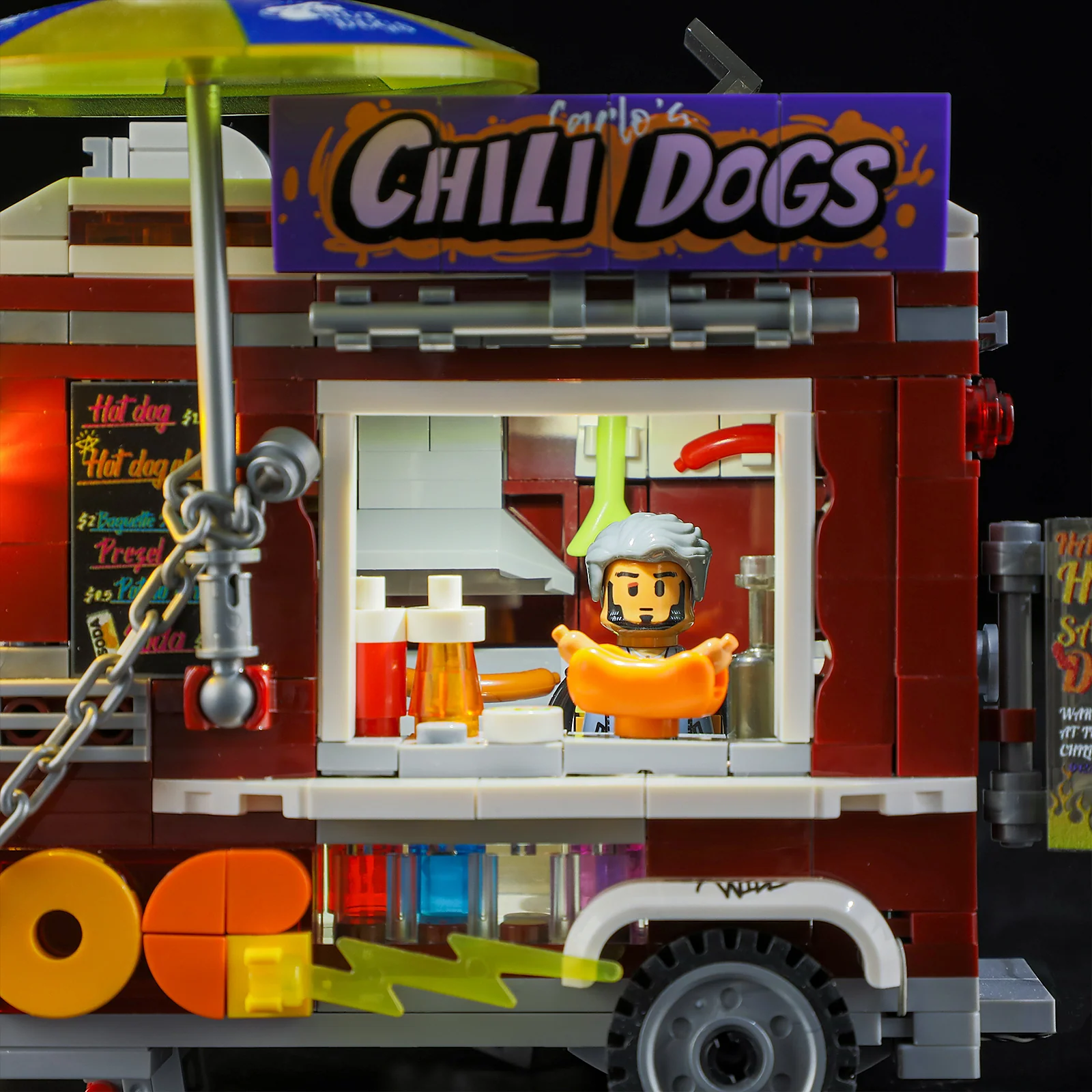 Chili Dog Trailer Building Set with 90s Street Food Scene