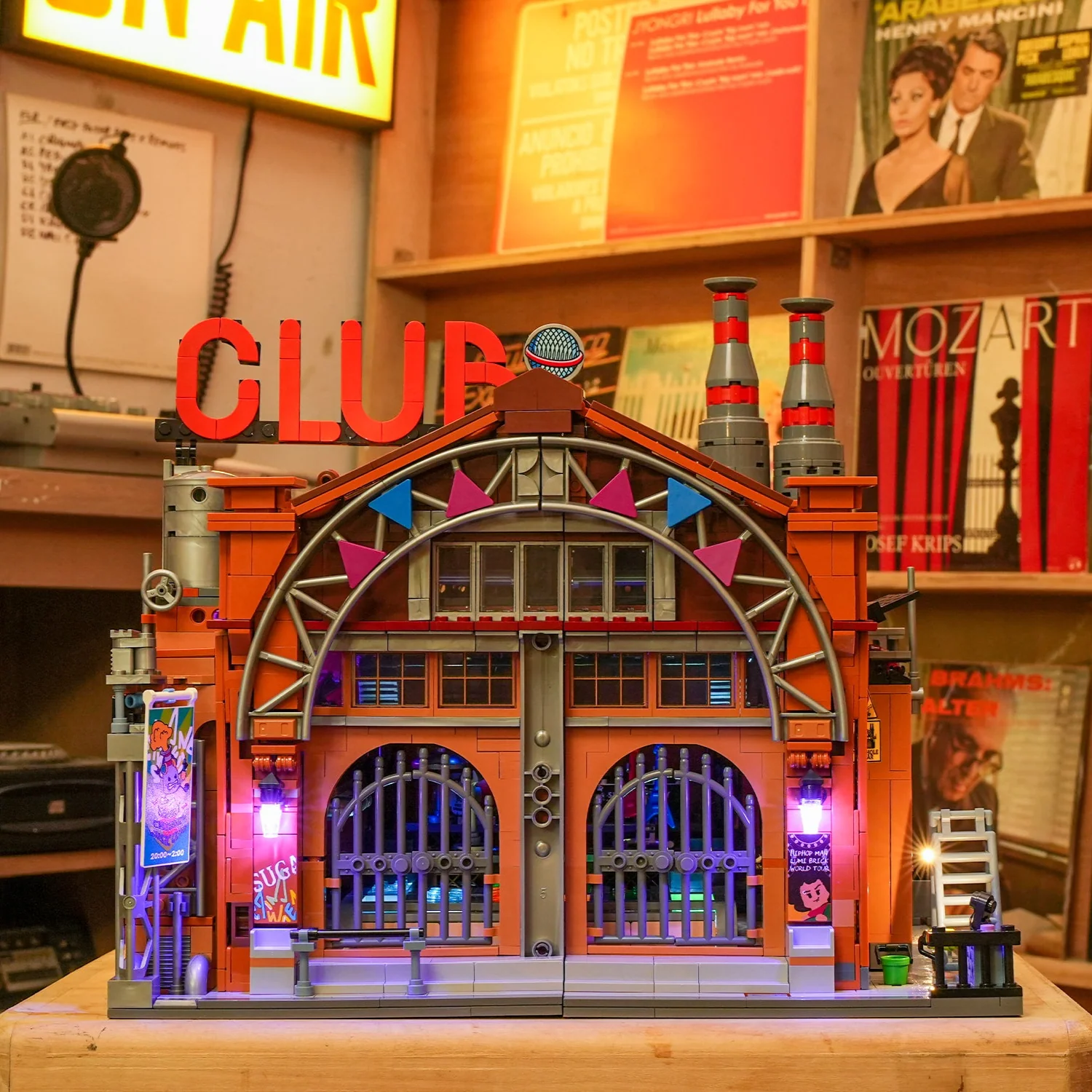 Factory House of Music LiveHouse Building Set with 24 Lights