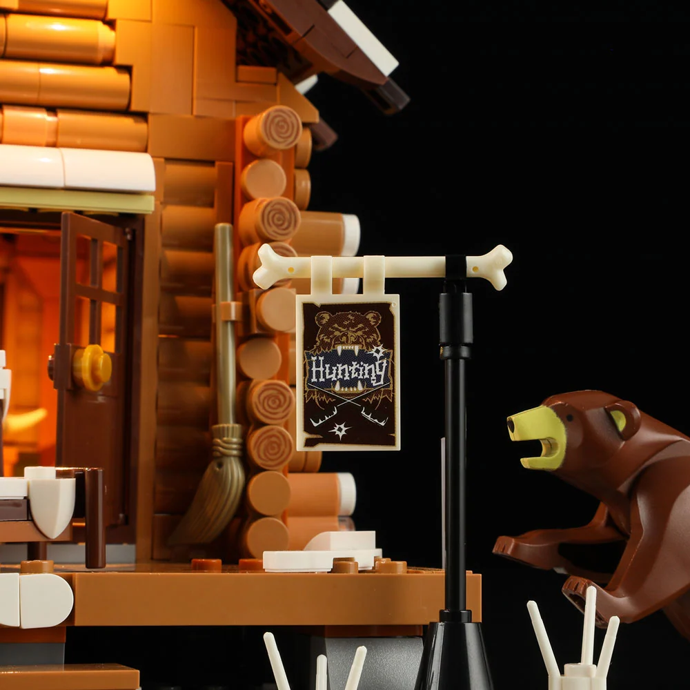 Hunting Cabin Building Set with Lights, Hunter Minifigure and Animals
