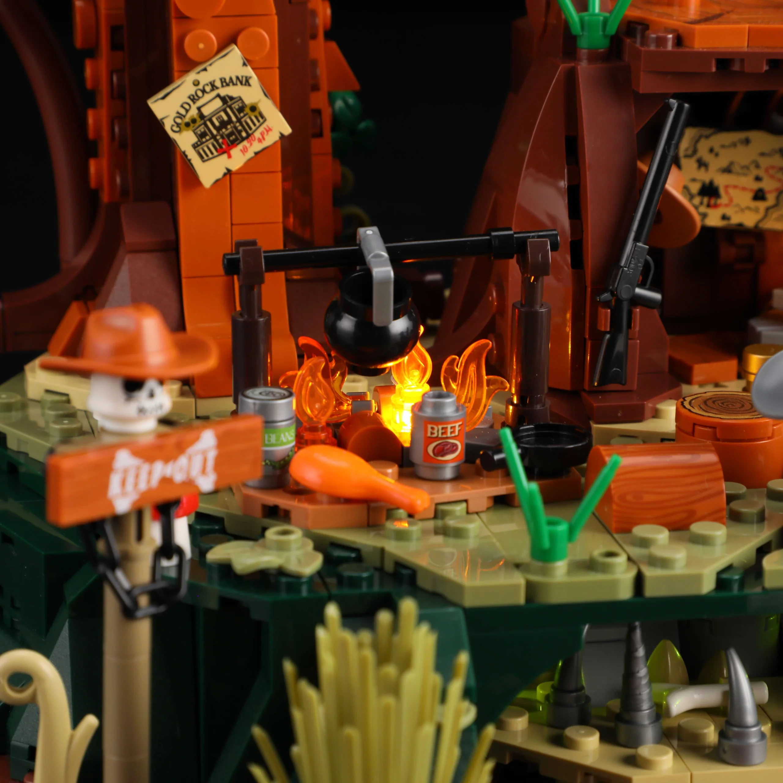 Sequoia Bandit Camp Old West Building Set with 7 LED Lights