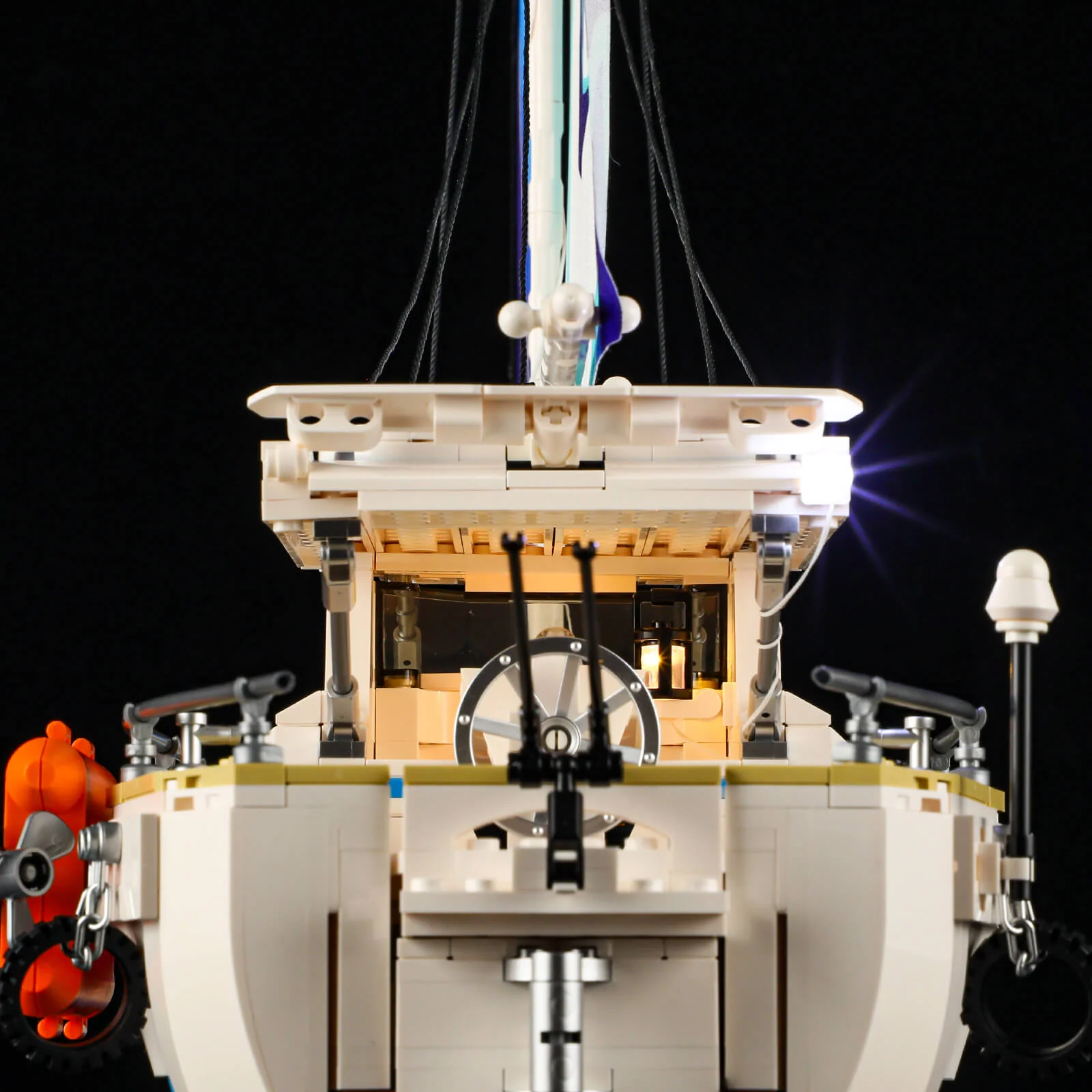 The Sailboat La Brisa 1640-Piece Model with LED Lights