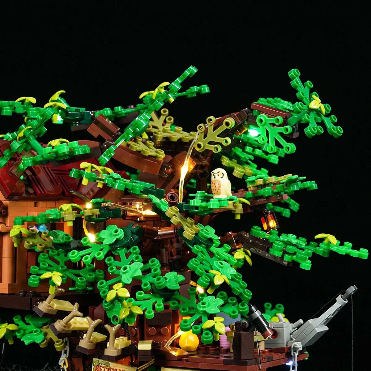 Explorer Treehouse Jungle Building Set with Lights