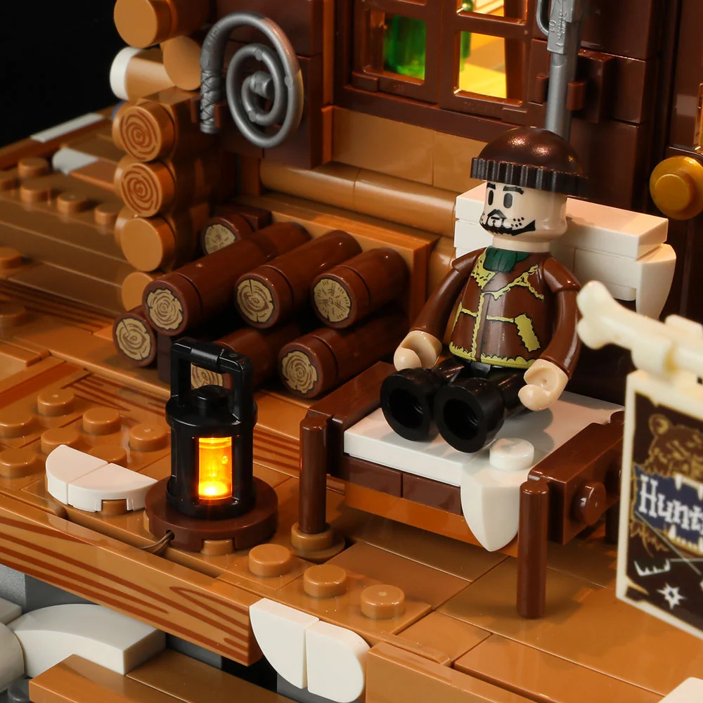 Hunting Cabin Building Set with Lights, Hunter Minifigure and Animals
