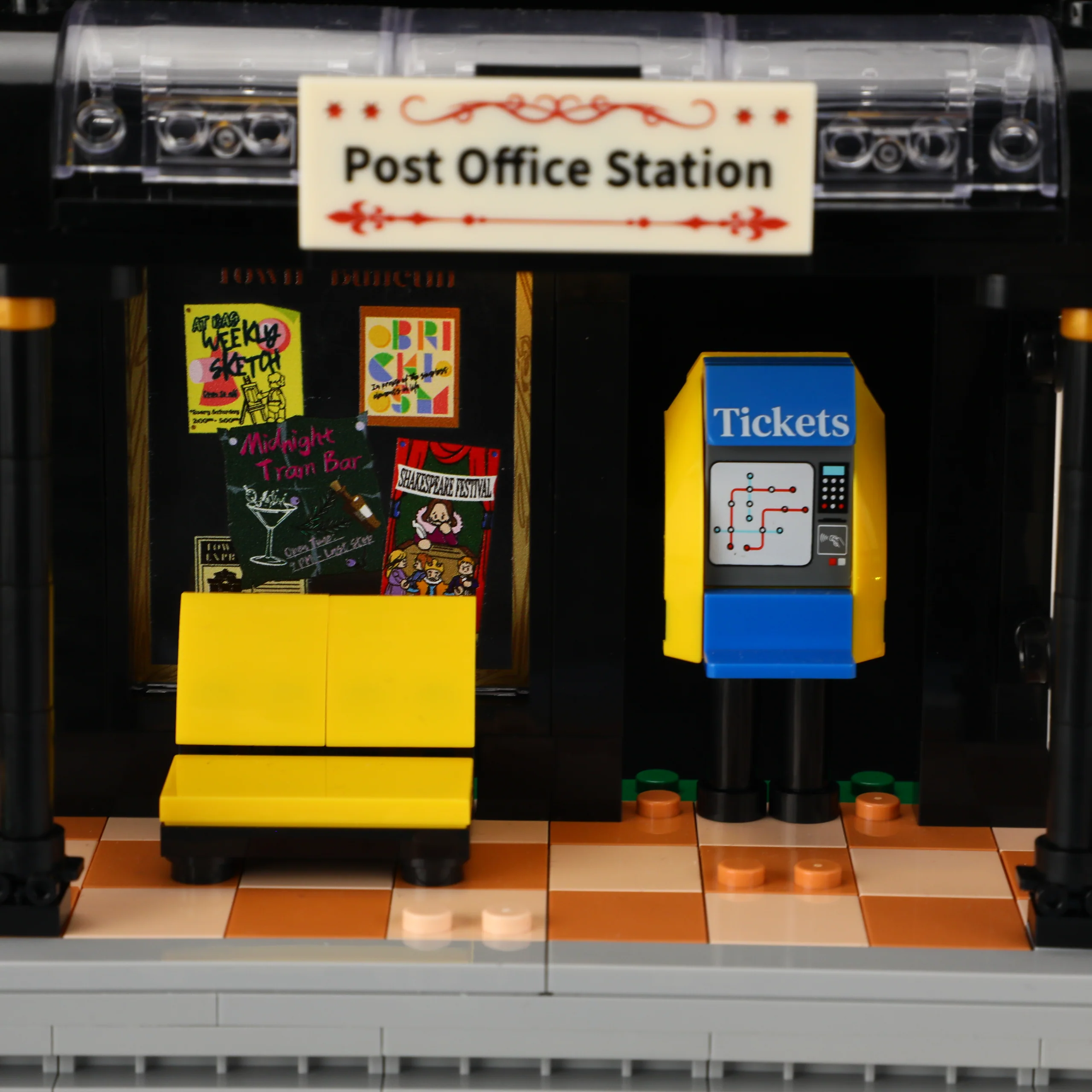 Heritage Tram and Station Building Set with Nine Lights