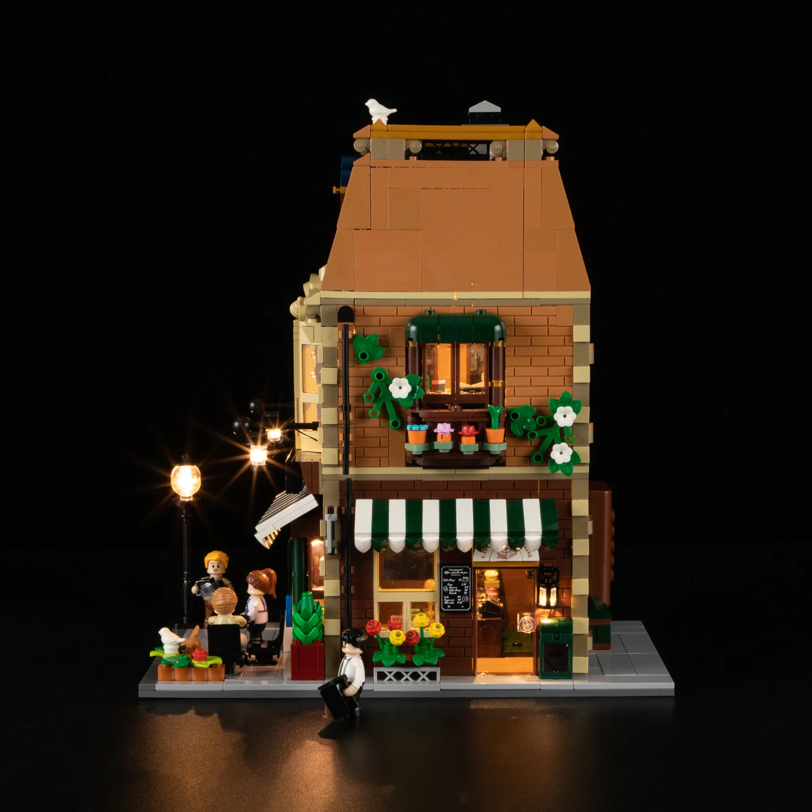 Book-Cafe Building Set with 10 Light Positions and Elsa Minifigure