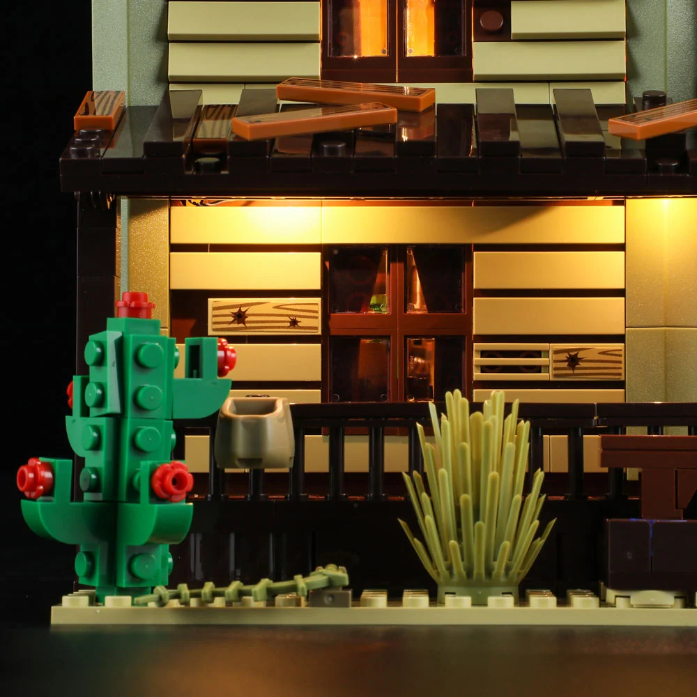 Western Saloon Building Block Set with 3 Minifigures and Lights