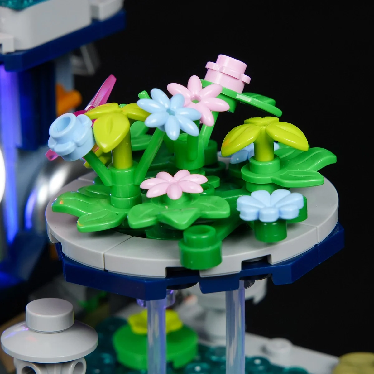 Neon Garden Cyberpunk Building Set with Sound-Reactive RGB Lights