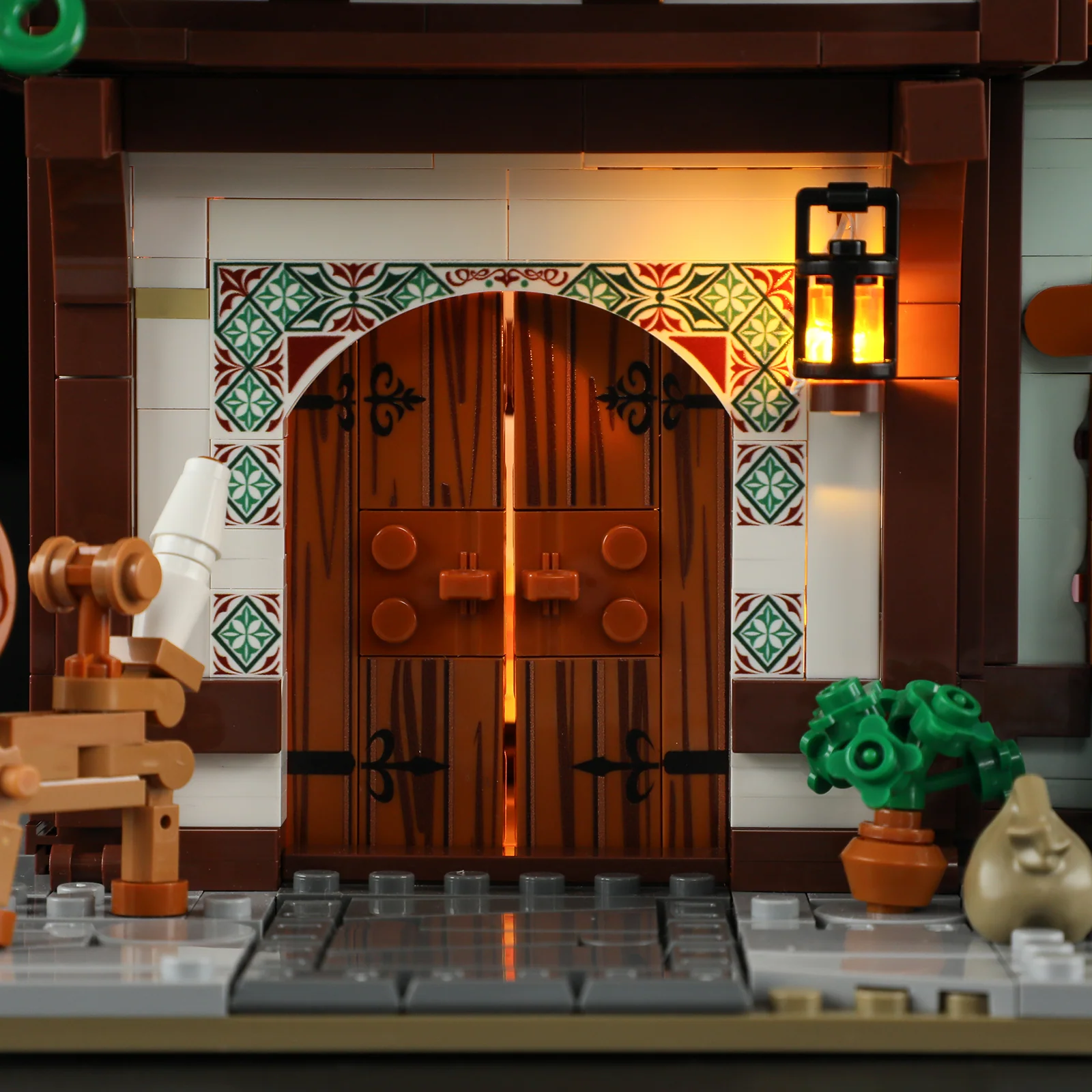 Medieval Tailor Shop Lighted Three-Floor Building Set