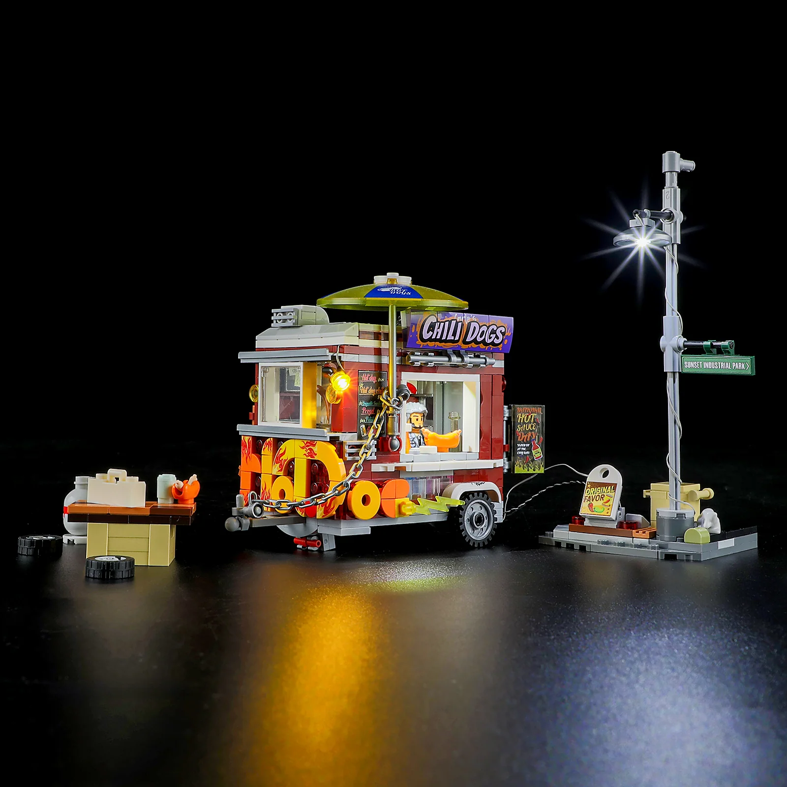 Chili Dog Trailer Building Set with 90s Street Food Scene