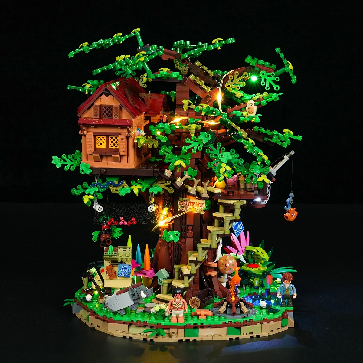 Explorer Treehouse Jungle Building Set with Lights