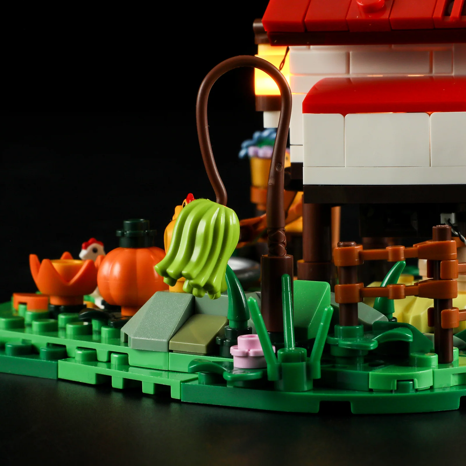 The Hen House Farm Building Set with Chickens and Lighting Kit
