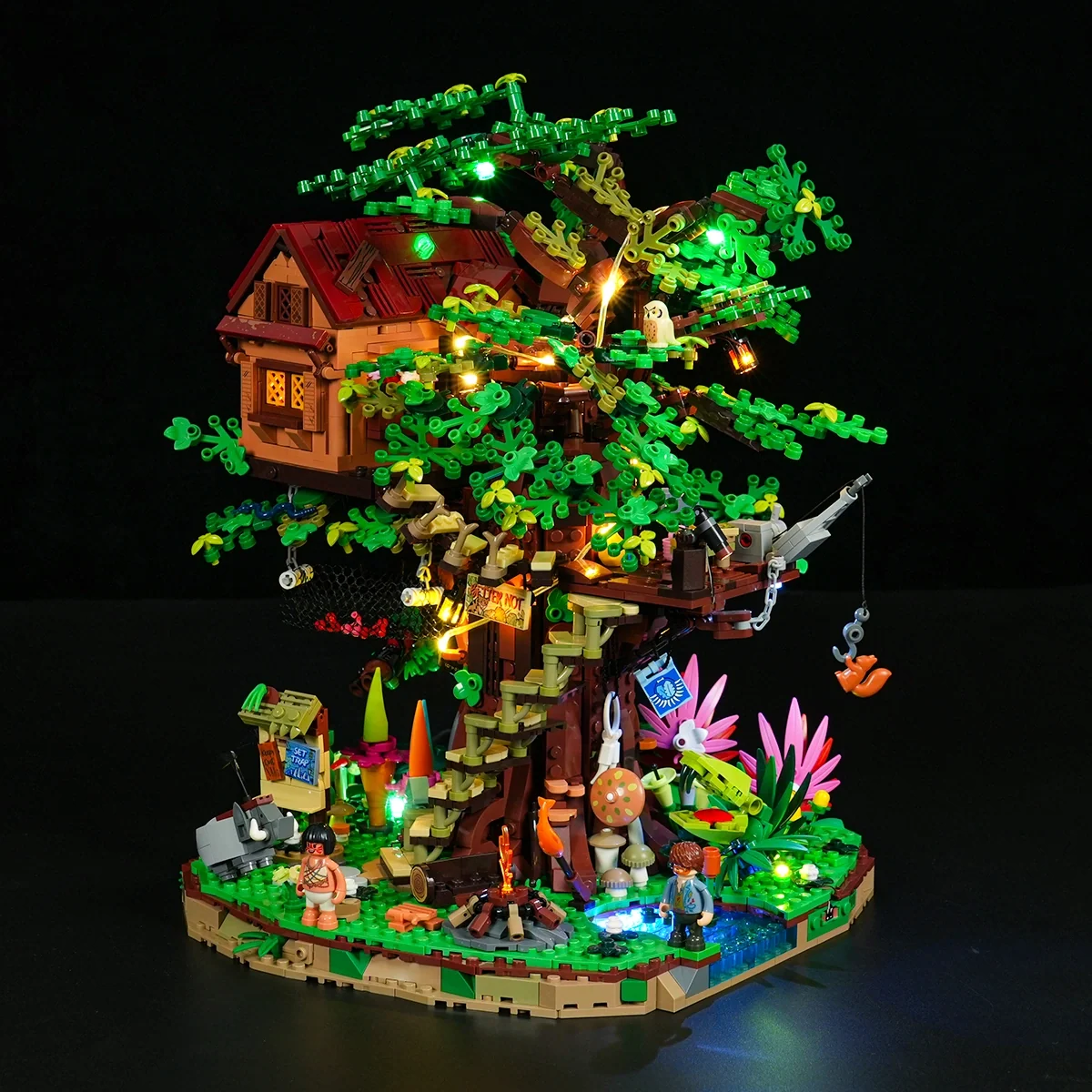Explorer Treehouse Jungle Building Set with Lights
