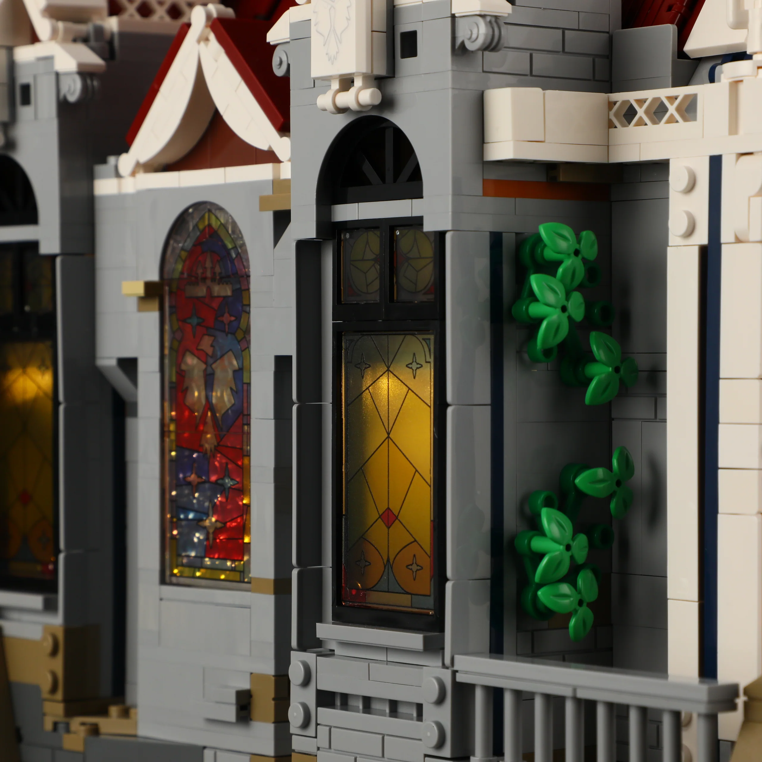Castle Banquet Hall L9071 Medieval Brick Build with Stained Glass Lights