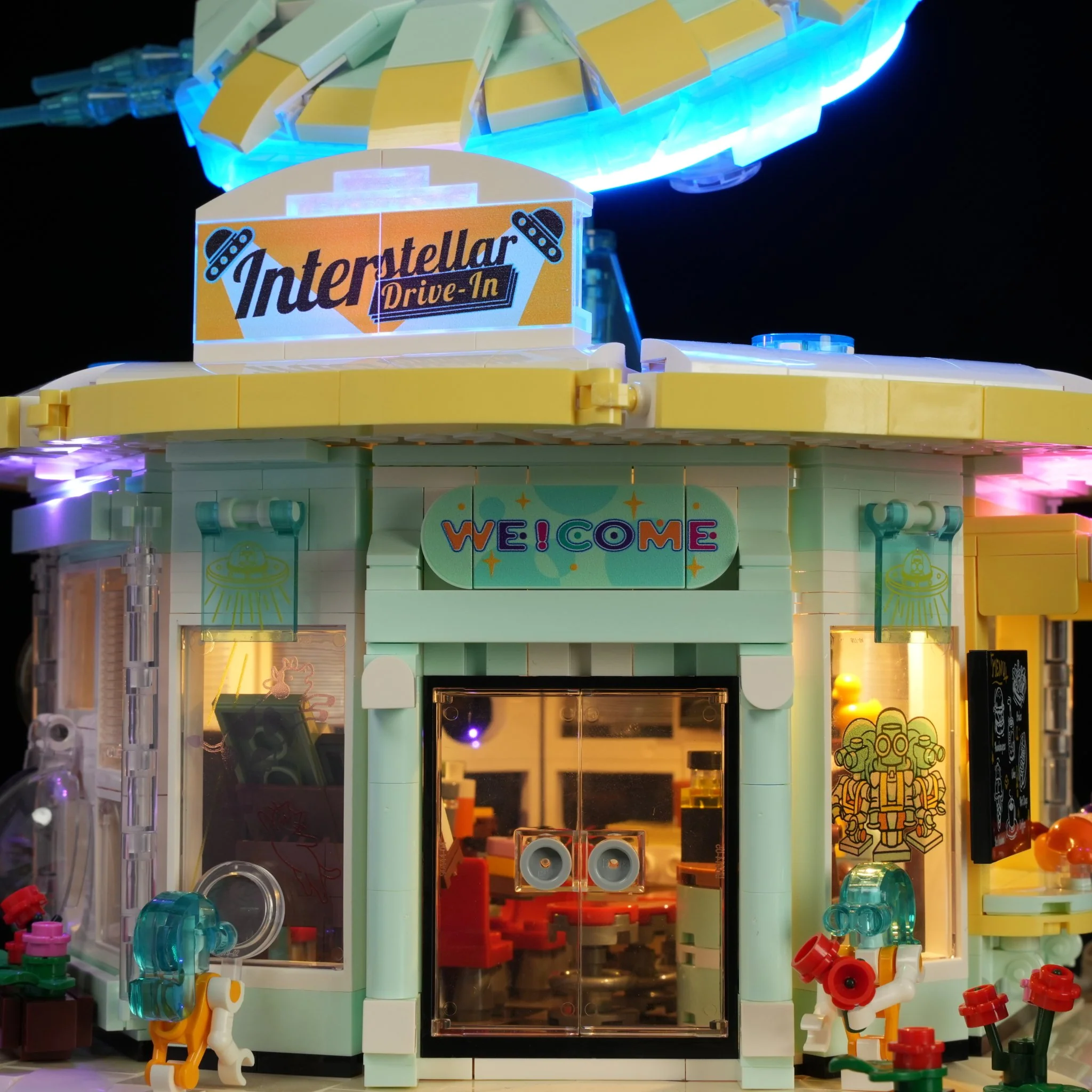 Interstellar Drive-In LED Building Set with Flying Saucer Diner