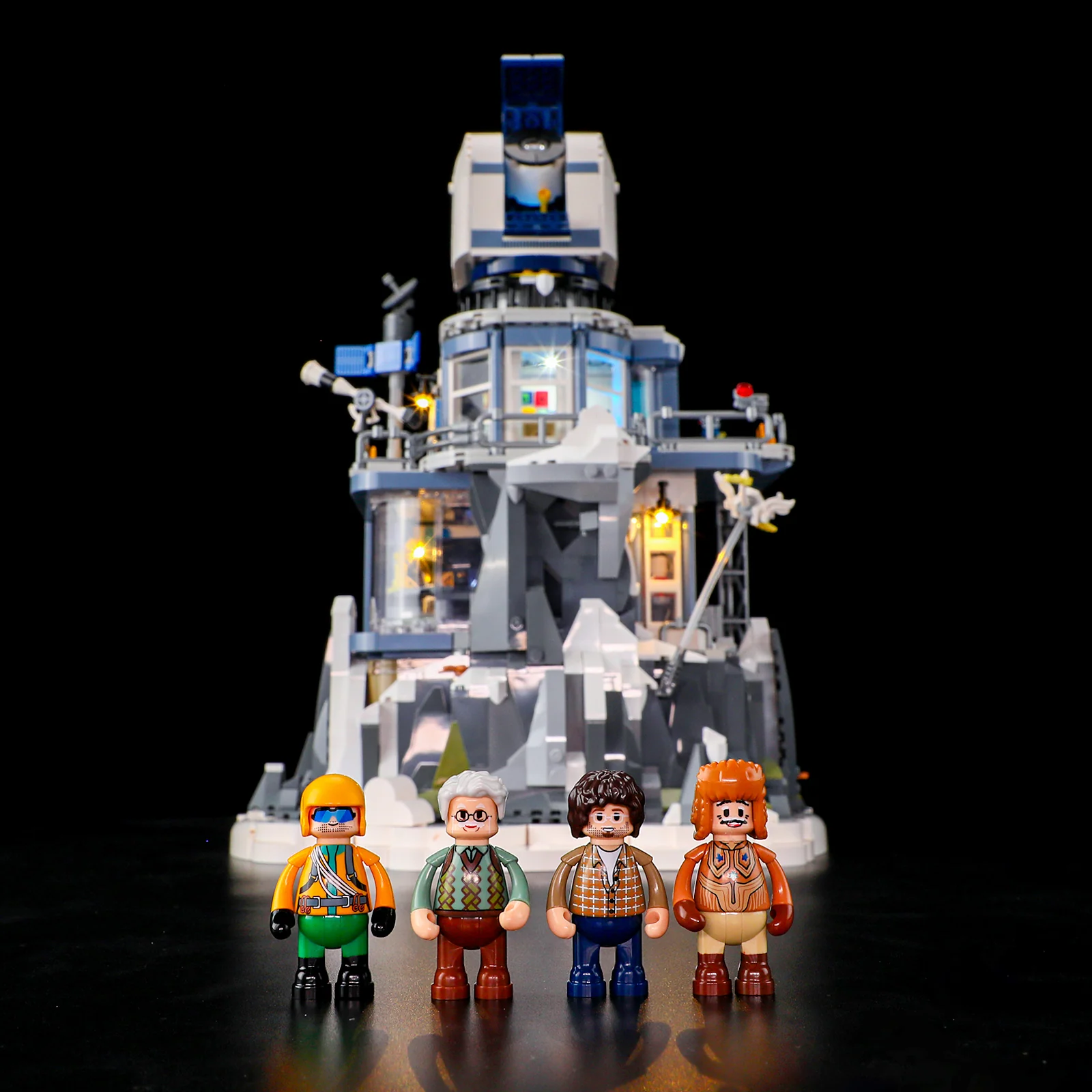Alpine Observatory L9091 Light-Up Brick Build with Rotating Dome
