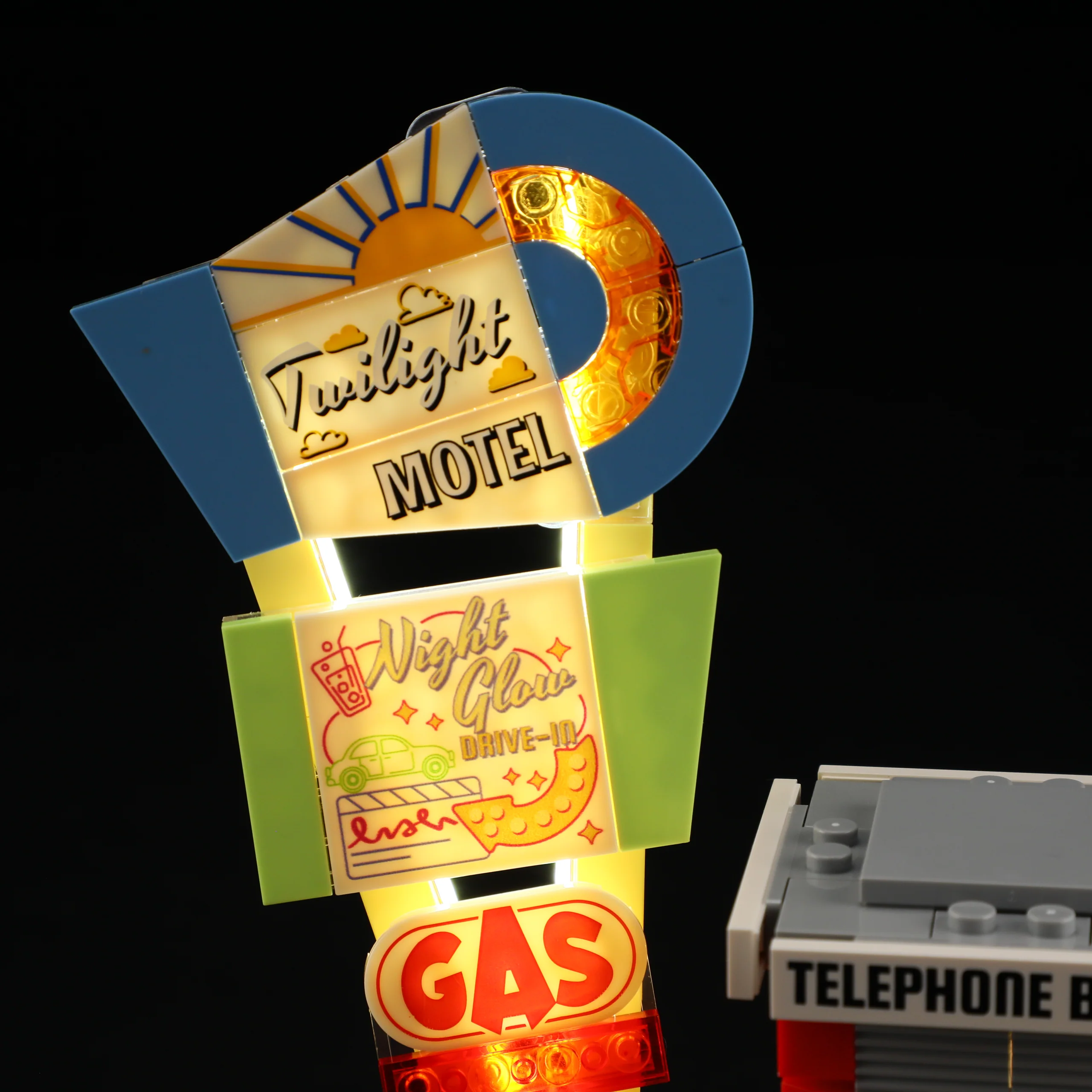 Sunset Stopover L9082 Retro American Highway Building Set with LED Lights